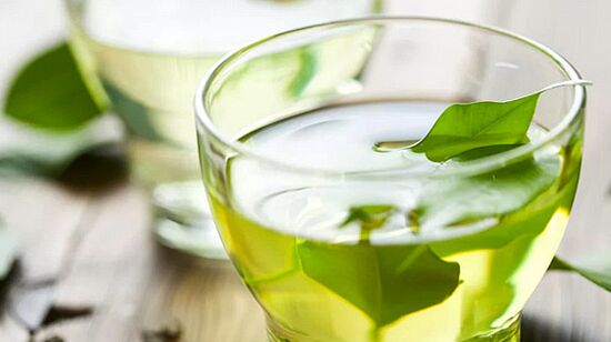 Ang green tea usa ka labi ka himsog nga ilimnon nga gigamit sa pagkaon sa Hapon. 