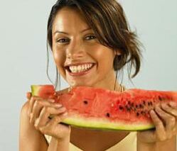 Giunsa ang Mawala nga Timbang sa usa ka Diet sa Watermelon