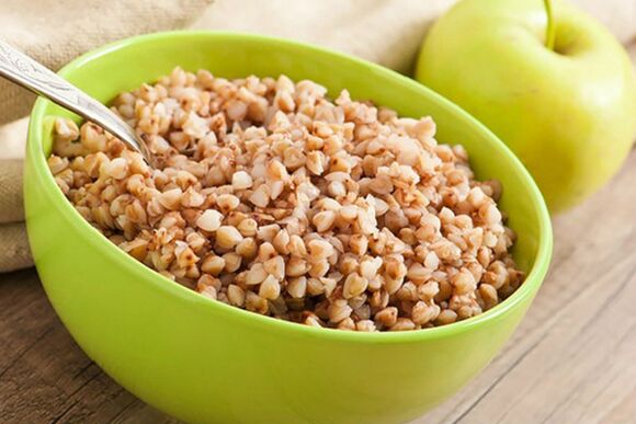 buckwheat lugaw sa usa ka pagkaon